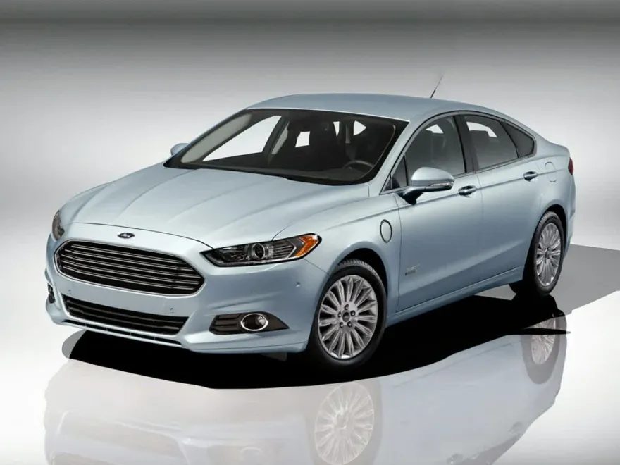 2014 Ford Fusion Energi SE photo 1