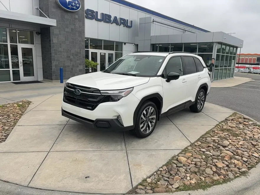 2025 Subaru Forester Touring photo 1