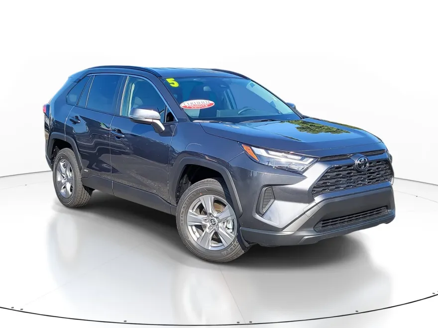 2025 Toyota RAV4 Hybrid LE photo 1