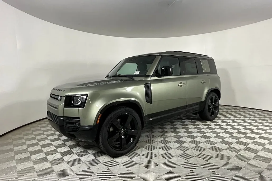 2025 Land Rover Defender 110 X-Dynamic SE photo 1