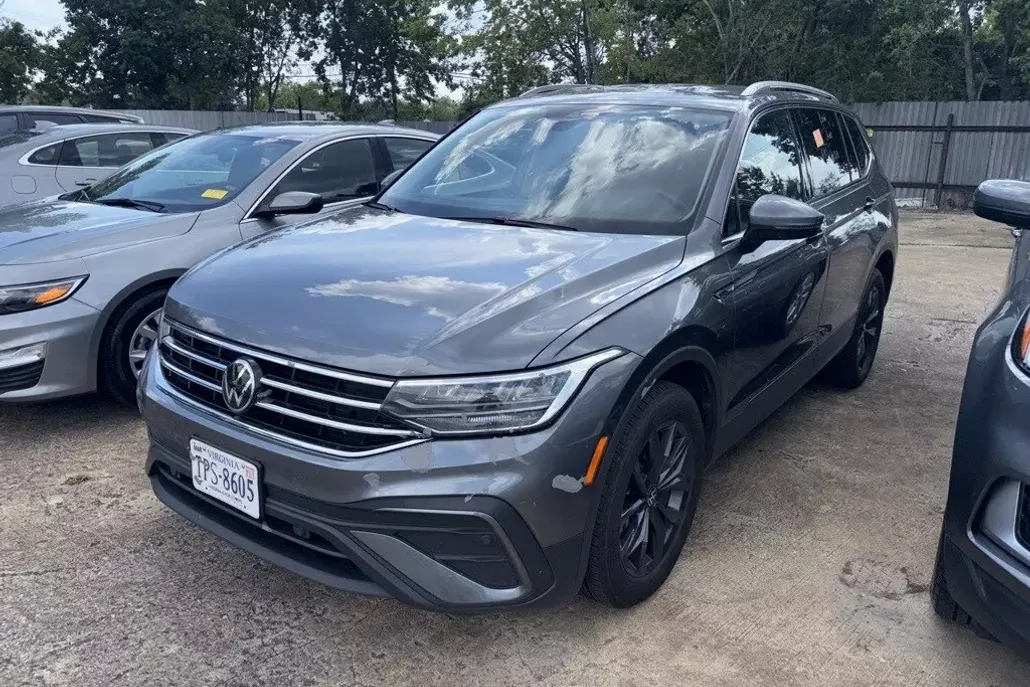 2024 Volkswagen Tiguan SE Wolfsburg Edition photo 1
