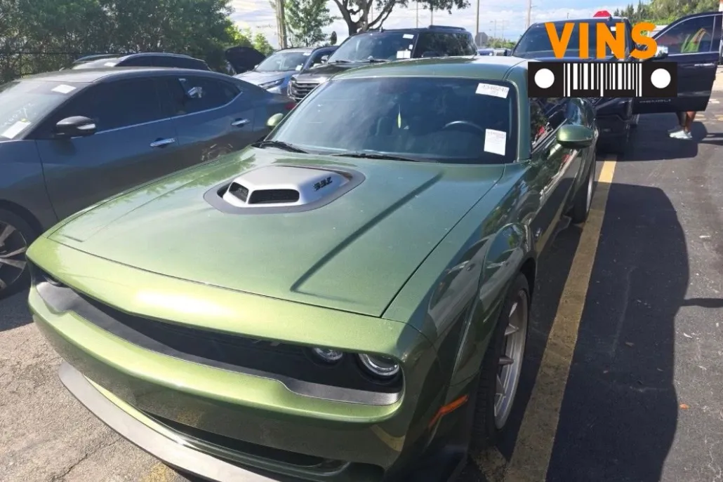 2023 Dodge Challenger R/T Scat Pack Widebody photo 1