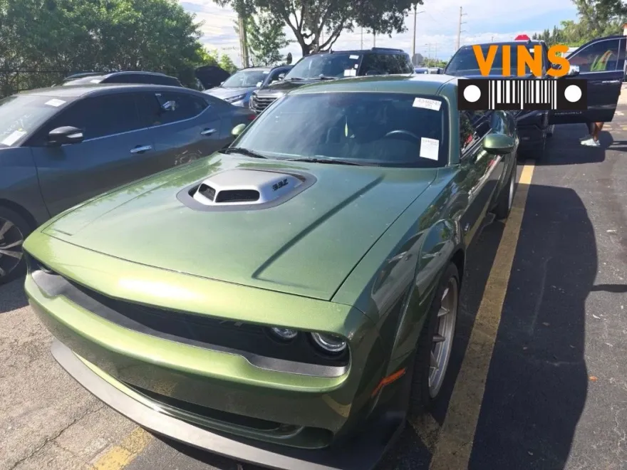 2023 Dodge Challenger R/T Scat Pack Widebody photo 1