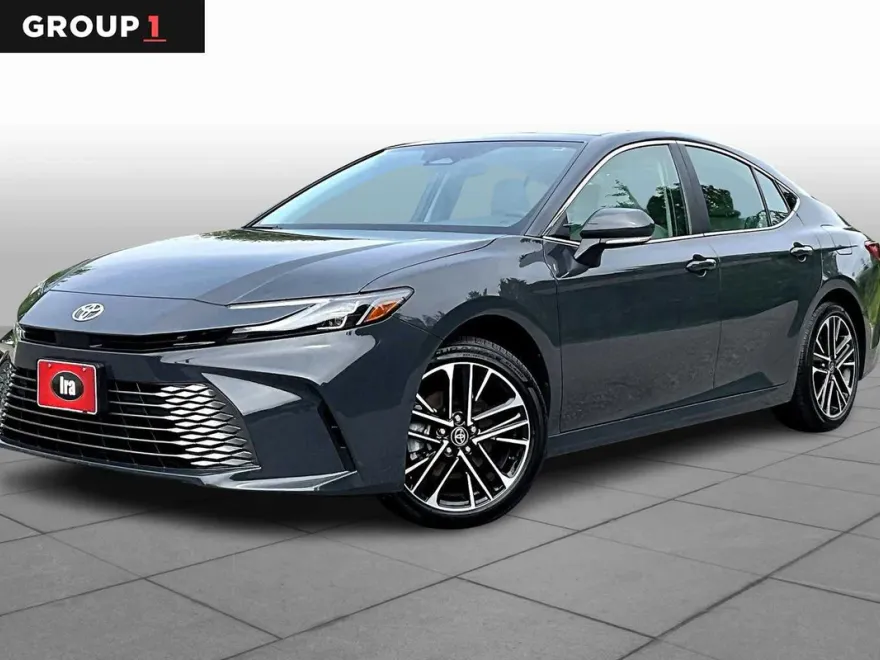 2025 Toyota Camry XLE photo 1