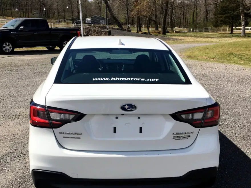 2022 Subaru Legacy Base photo 1