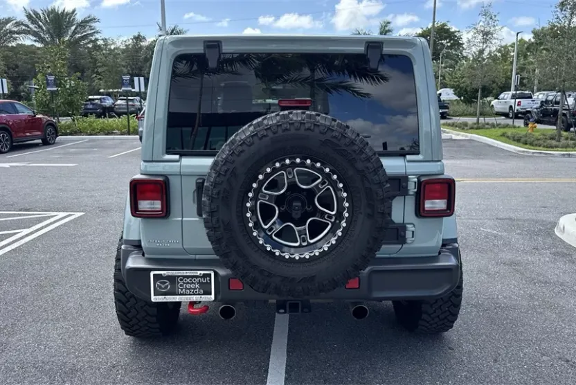 2023 Jeep Wrangler Rubicon photo 1