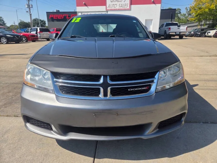 2012 Dodge Avenger SE photo 1