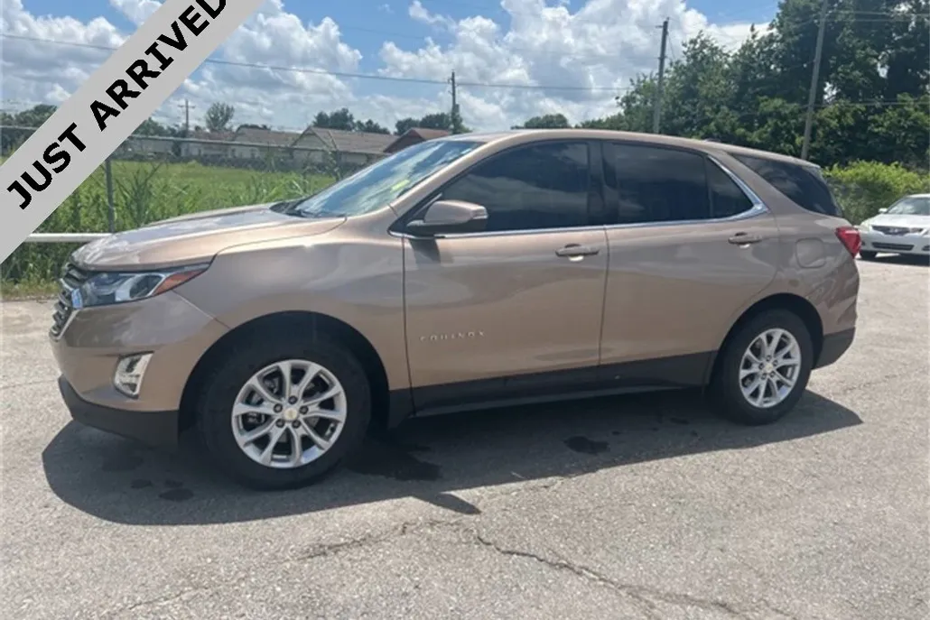 2018 Chevrolet Equinox LT photo 1