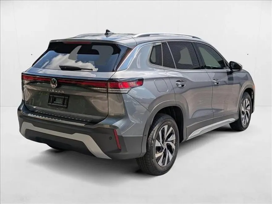 2025 Volkswagen Tiguan S photo 1