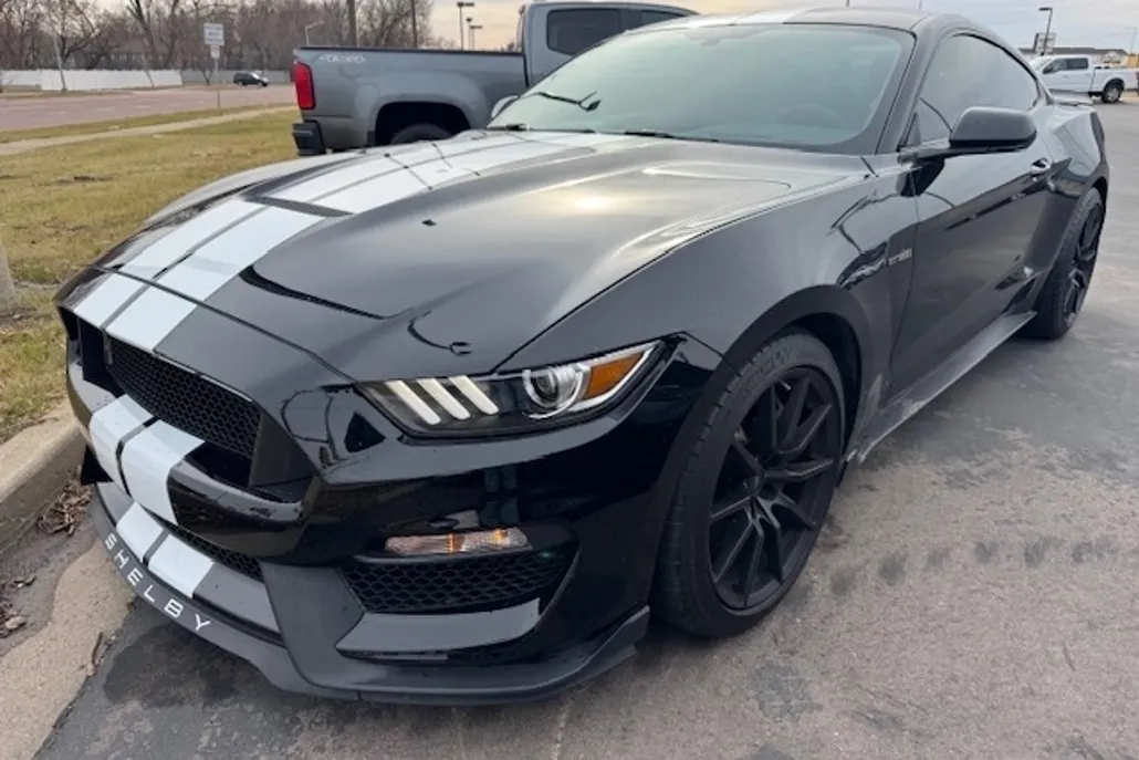 2016 Ford Mustang Shelby GT350 photo 1