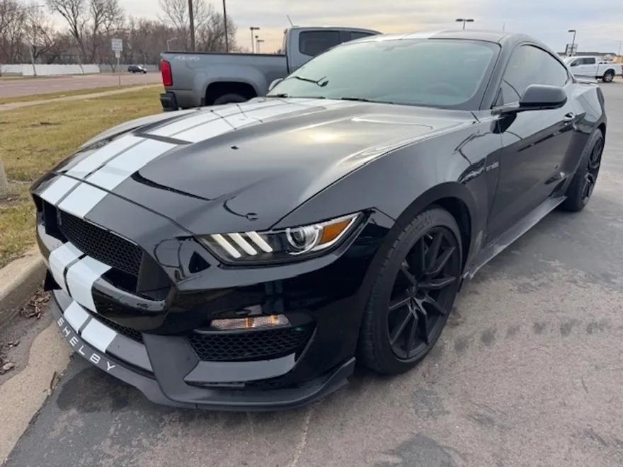 2016 Ford Mustang Shelby GT350 photo 1