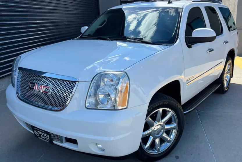 2011 Gmc Yukon Denali photo 1