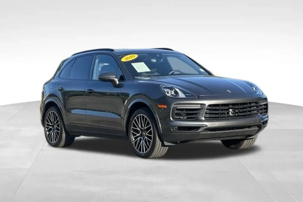 2019 Porsche Cayenne S photo 1