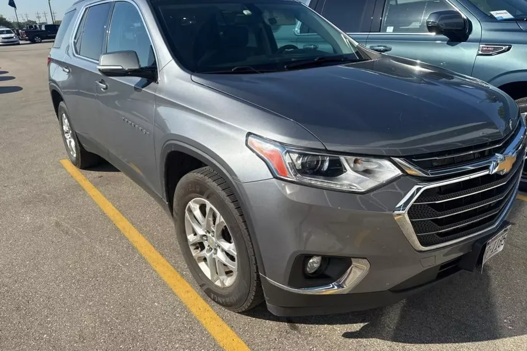 2020 Chevrolet Traverse Leather photo 1