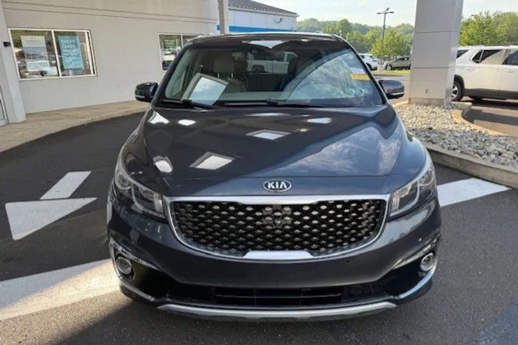 2016 Kia Sedona SXL photo 1