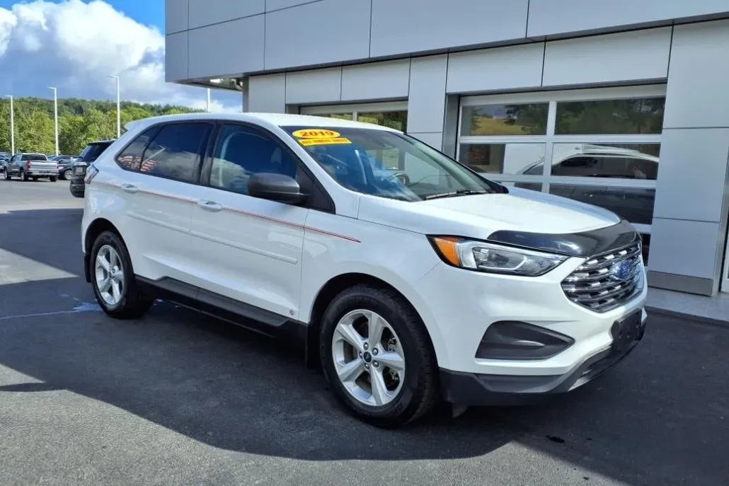 2019 Ford Edge SE photo 1