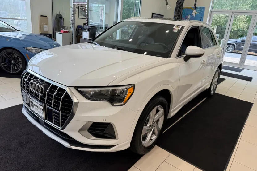 2020 Audi Q3 Premium photo 1