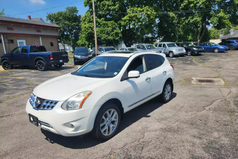 2012 Nissan Rogue SV photo 1