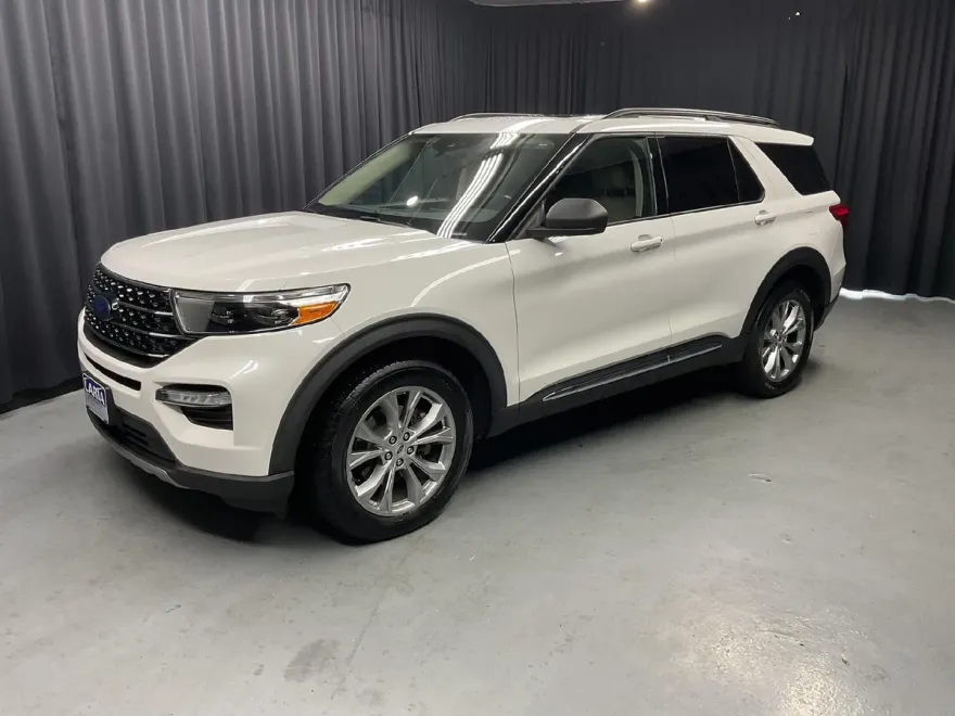 2020 Ford Explorer XLT photo 1