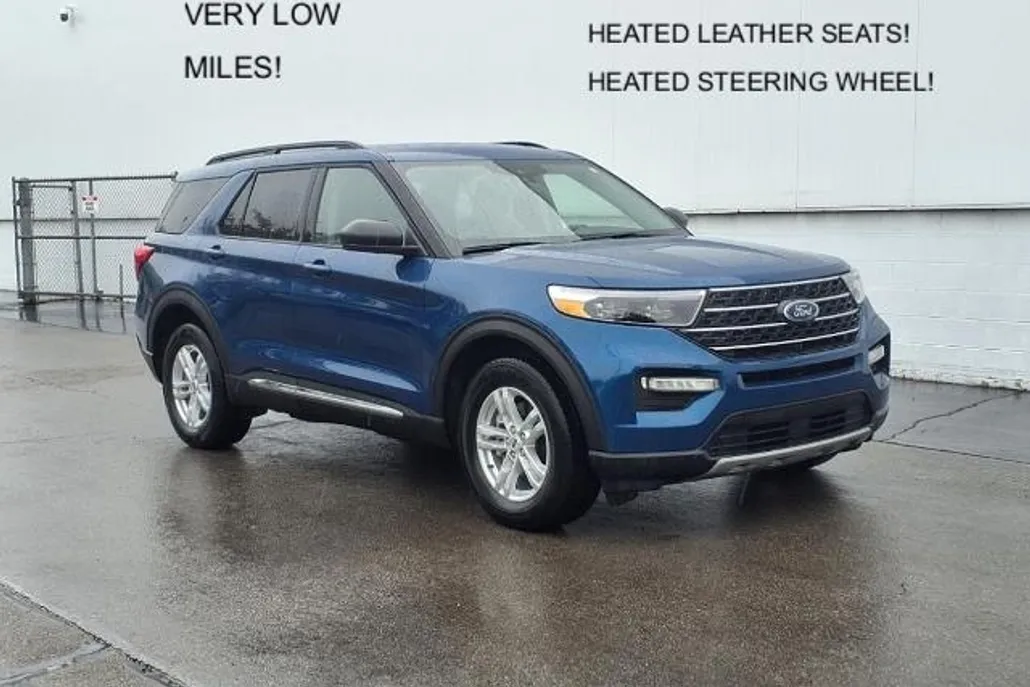 2022 Ford Explorer XLT photo 1