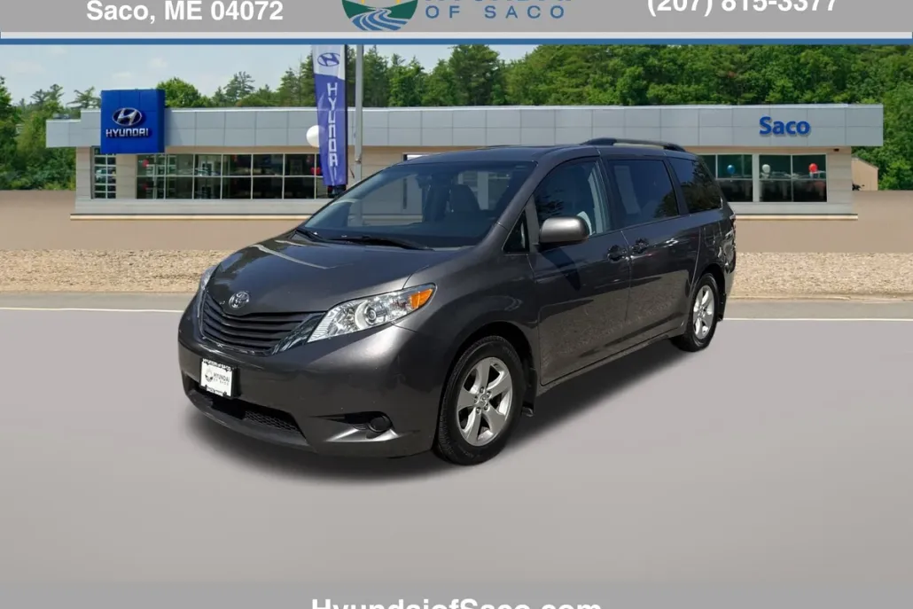 2017 Toyota Sienna L photo 1
