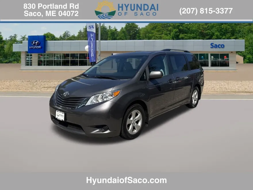 2017 Toyota Sienna L photo 1