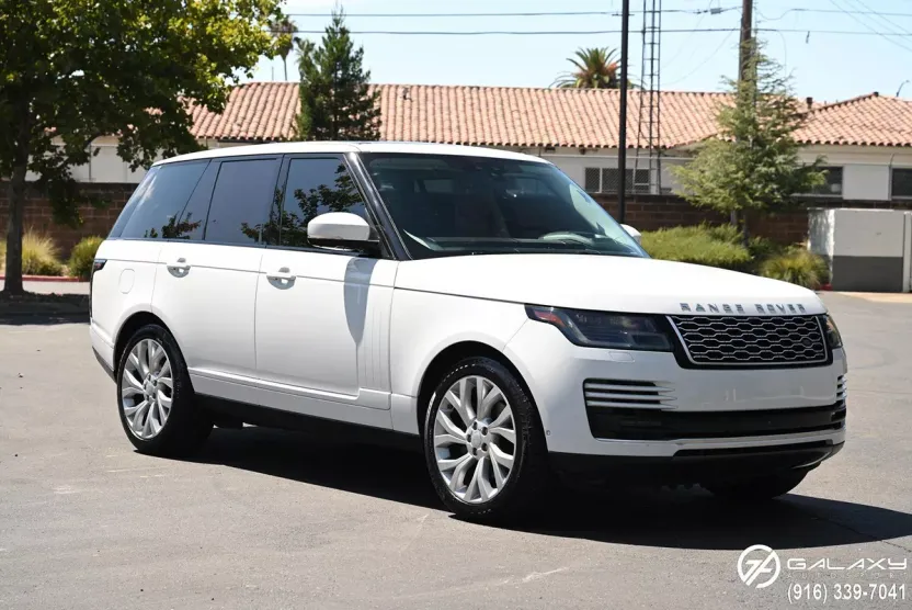 2018 Land Rover Range Rover HSE photo 1