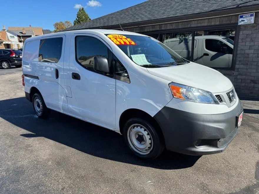 2019 Nissan NV200 S photo 1