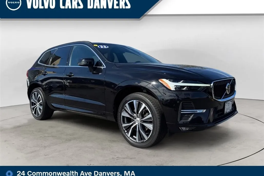 2022 Volvo XC60 B5 Momentum photo 1