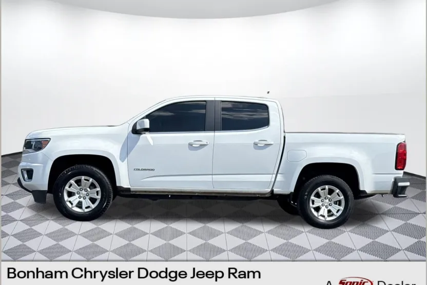 2017 Chevrolet Colorado LT photo 1