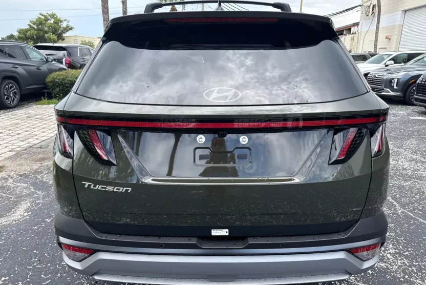 2025 Hyundai Tucson Limited photo 1