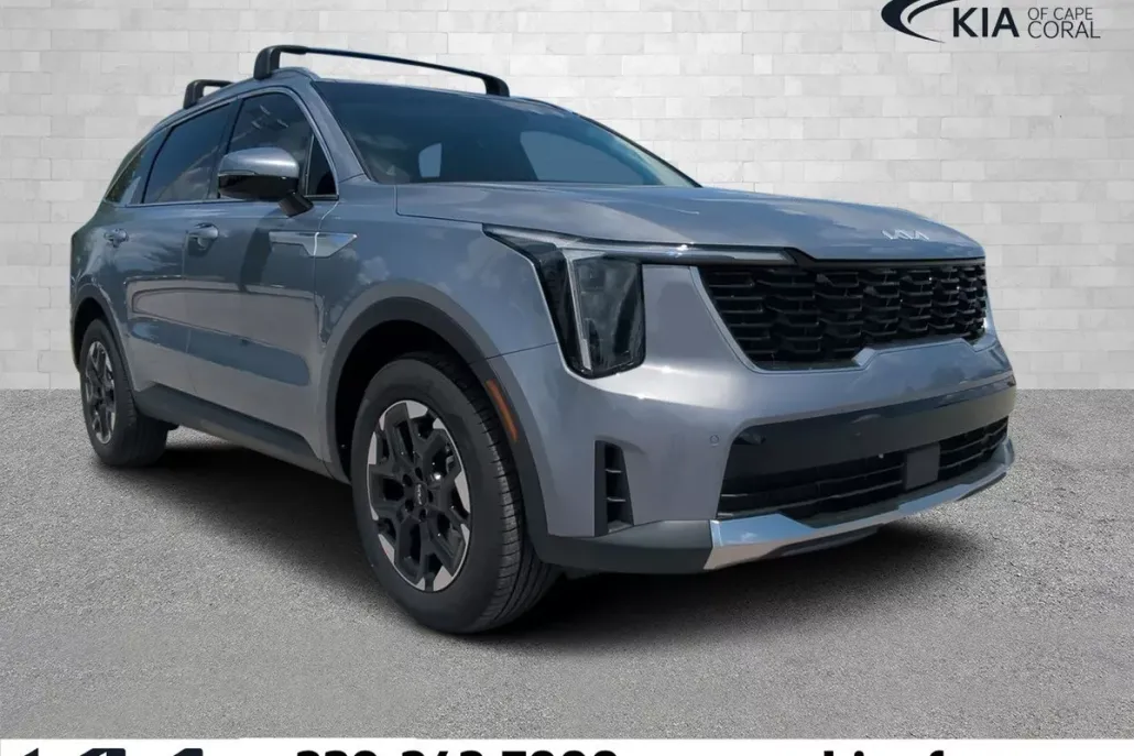2024 Kia Sorento S photo 1