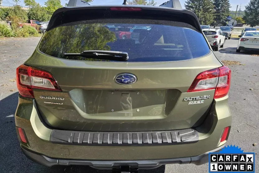 2017 Subaru Outback 2.5i Premium photo 1