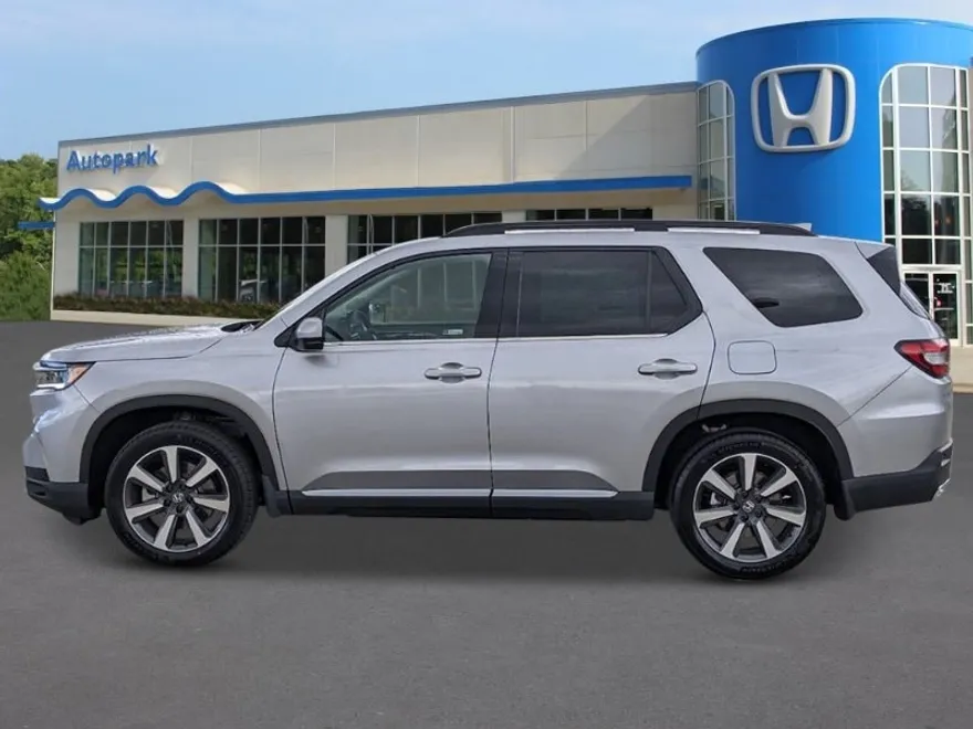 2025 Honda Pilot Touring photo 1