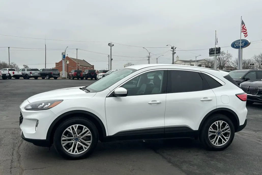 2022 Ford Escape SEL photo 1