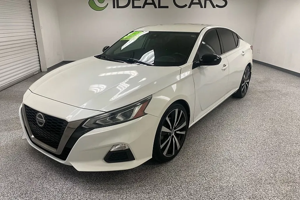 2020 Nissan Altima SR photo 1