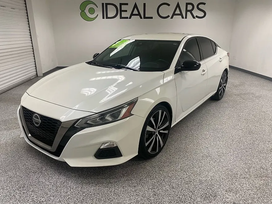 2020 Nissan Altima SR photo 1