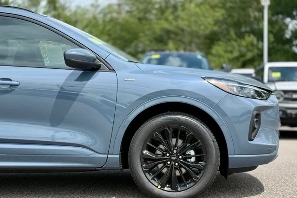 2025 Ford Escape Hybrid ST-Line Elite photo 1
