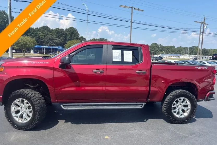 2019 Chevrolet Silverado 1500 Custom photo 1