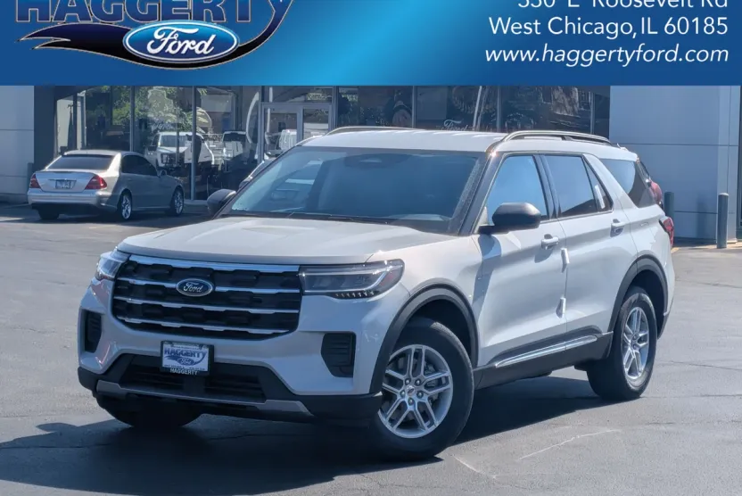 2025 Ford Explorer photo 1