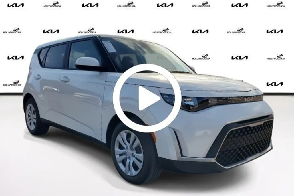 2025 Kia Soul LX photo 1