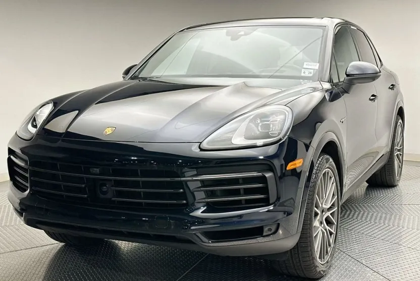 2023 Porsche Cayenne E-Hybrid Base photo 1