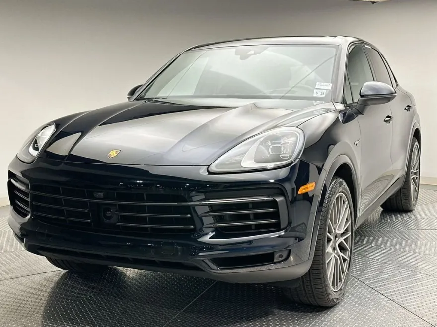 2023 Porsche Cayenne E-Hybrid Base photo 1