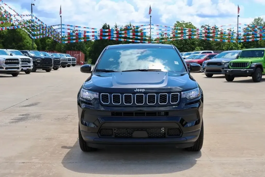 2025 Jeep Compass Sport photo 1
