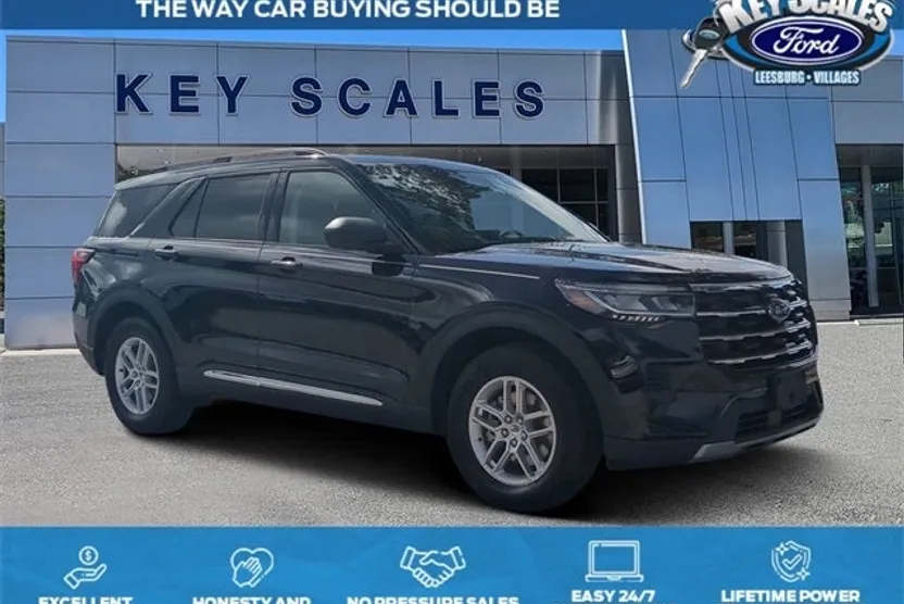 2025 Ford Explorer photo 1