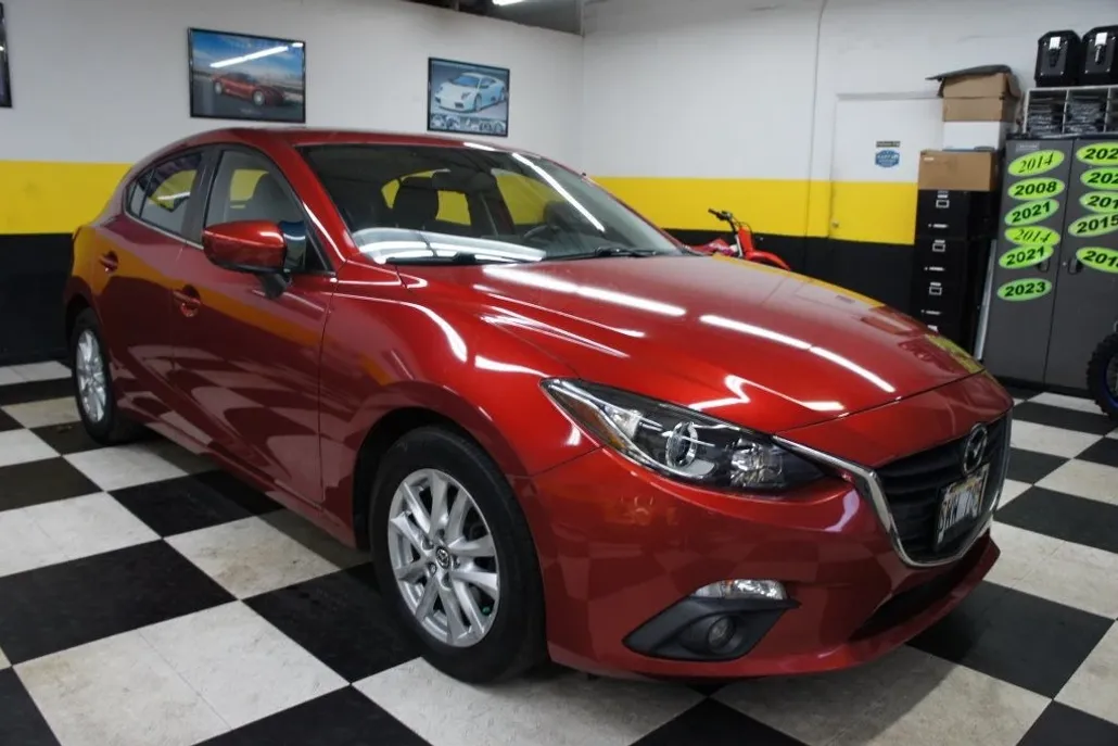 2016 Mazda Mazda3 Grand Touring photo 1