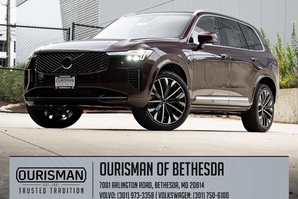 2025 Volvo XC90 T8 Plus photo 1