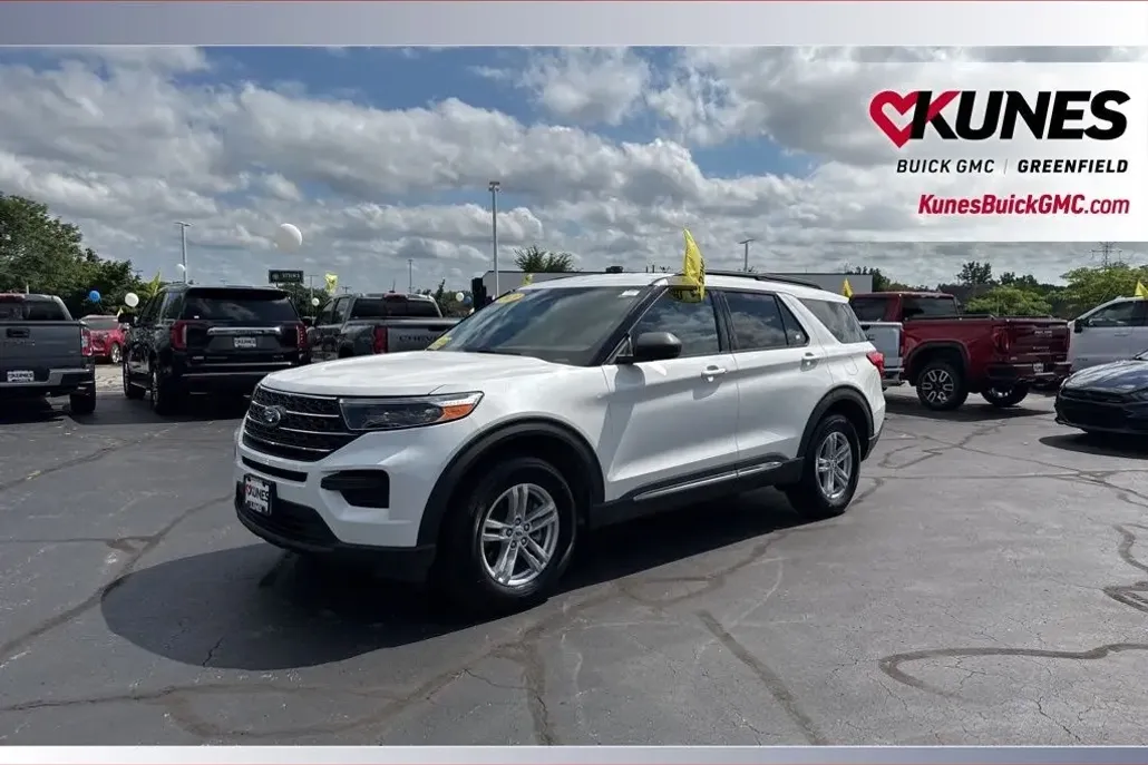 2022 Ford Explorer XLT photo 1