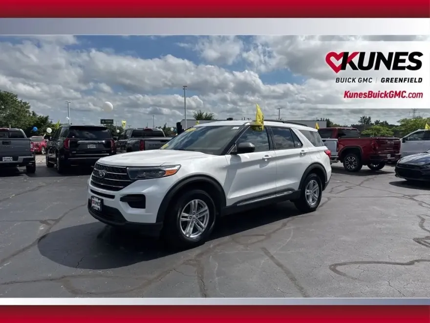 2022 Ford Explorer XLT photo 1