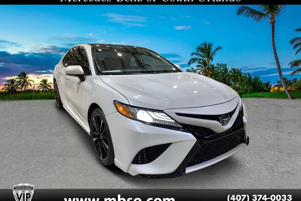 2020 Toyota Camry XSE photo 1
